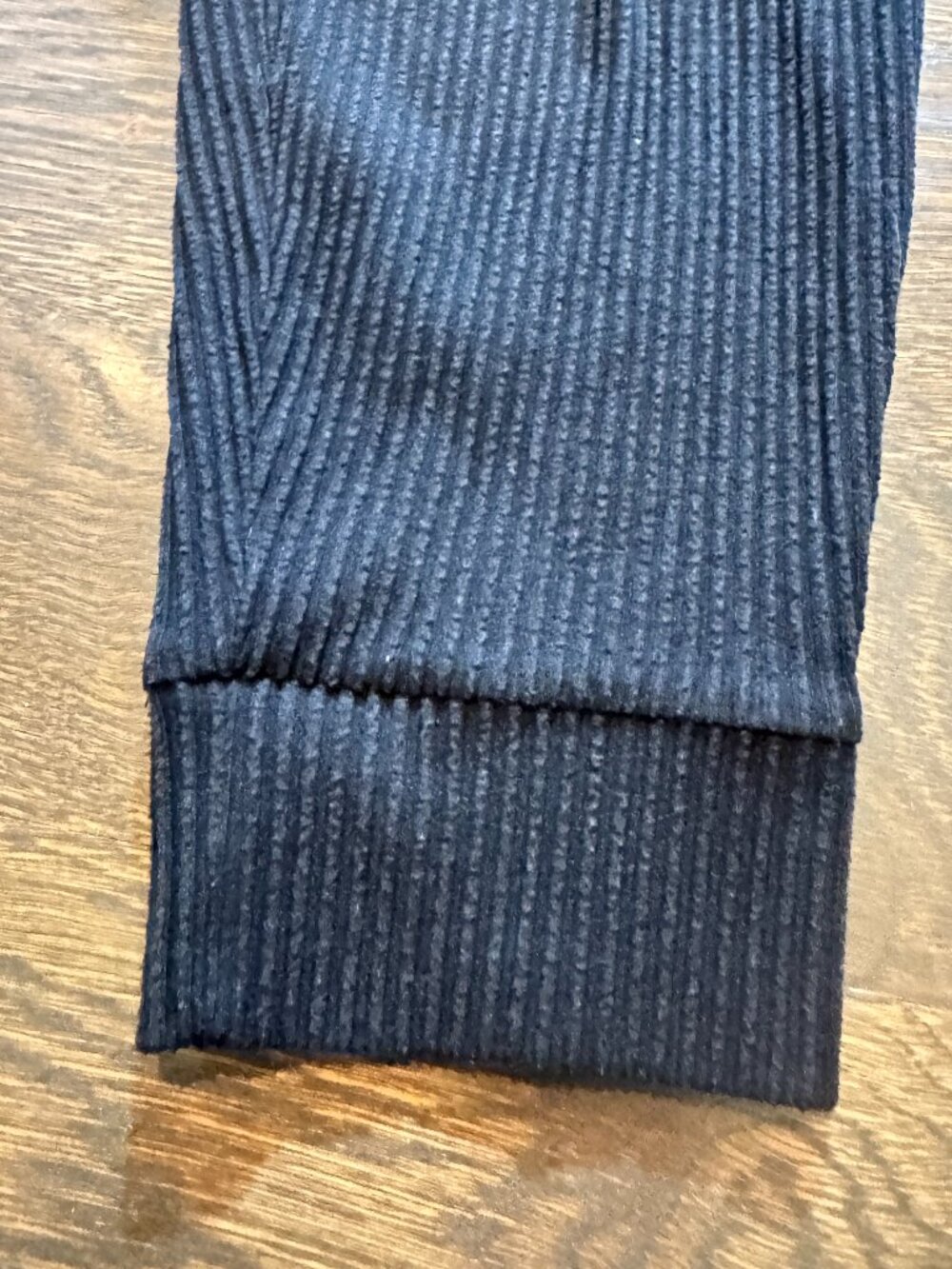 Alo Yoga Black Ribbed Knit Tapered Jogger Sweatpants - Picture 7 of 9